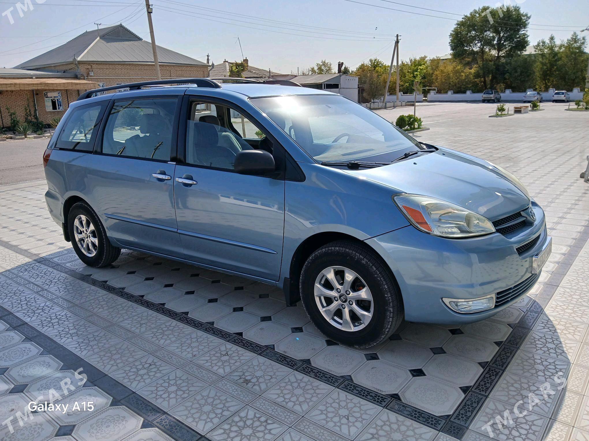 Toyota Sienna 2005 - 245 000 TMT - Мары - img 4