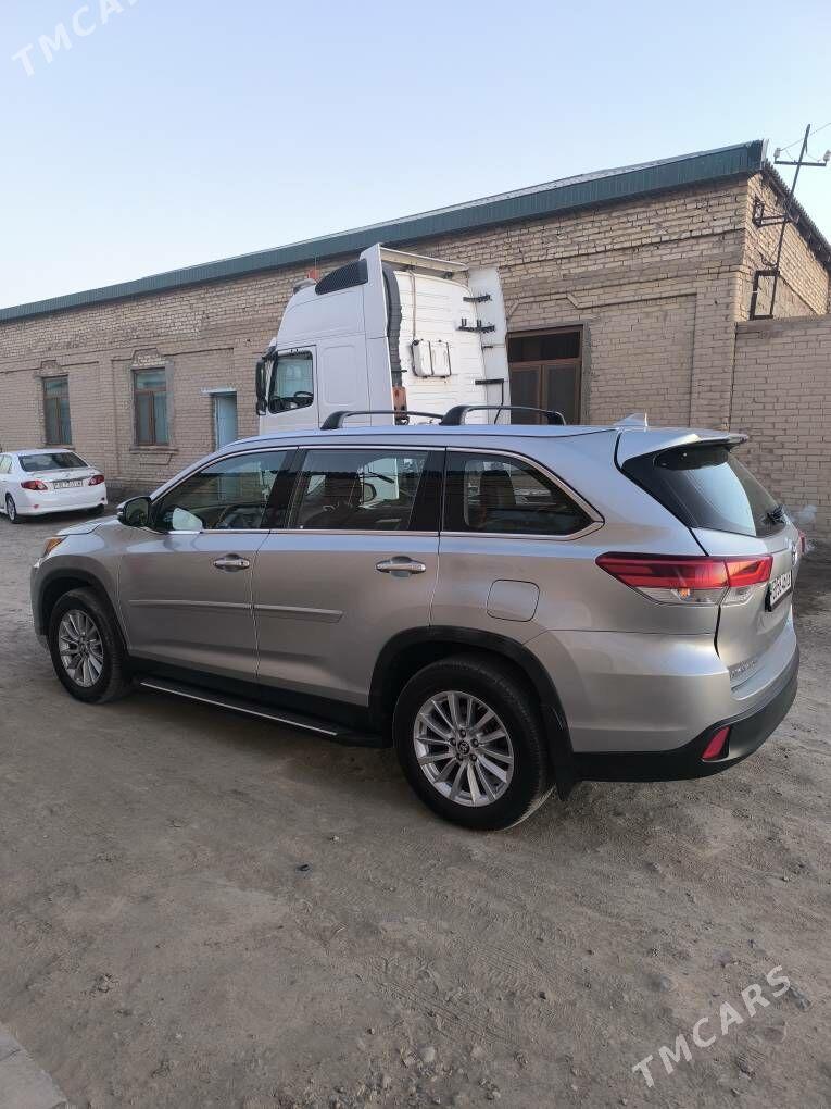Toyota Highlander 2019 - 480 000 TMT - Туркменабат - img 3