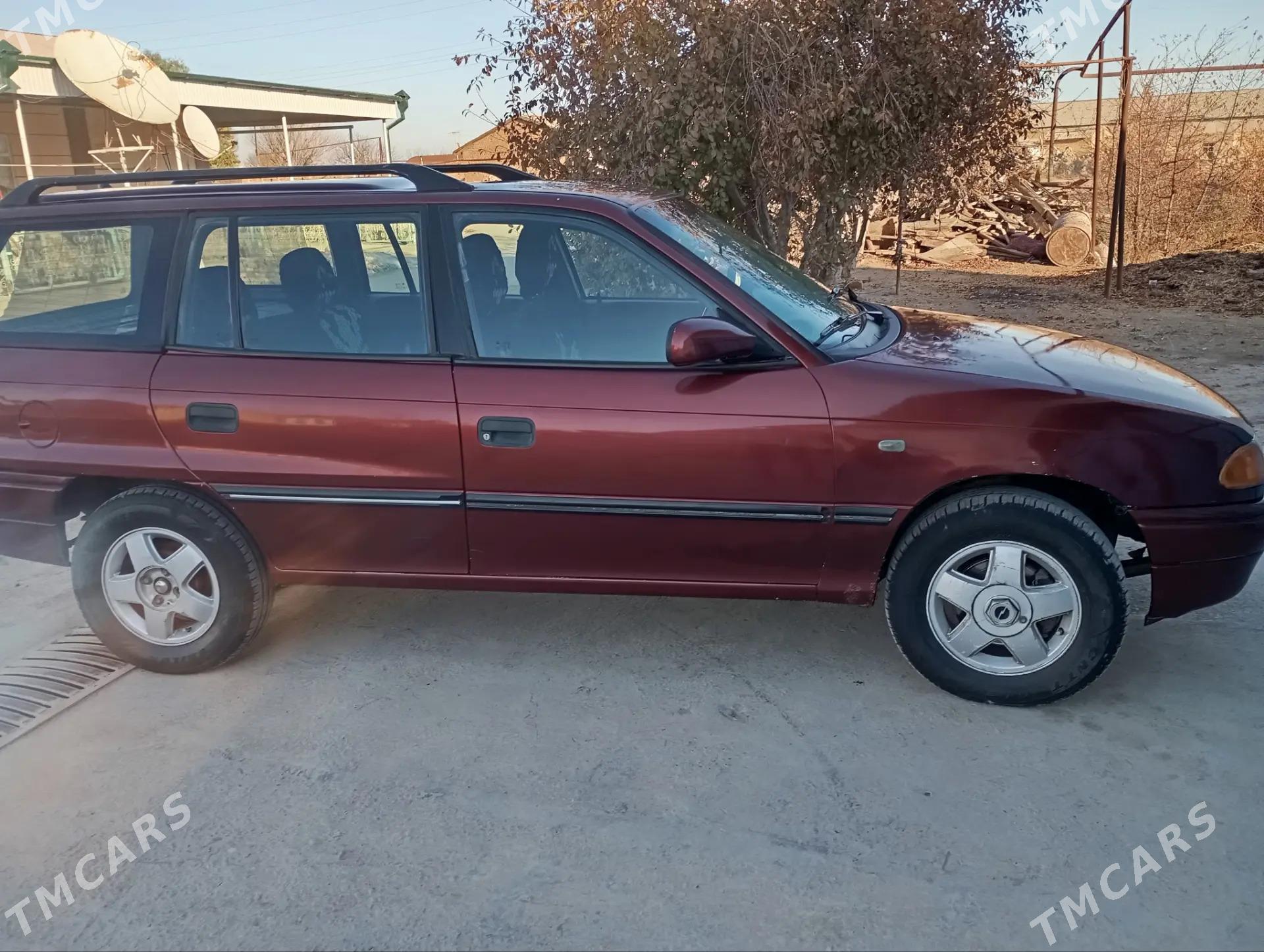 Opel Astra 1994 - 33 000 TMT - Сакар - img 4