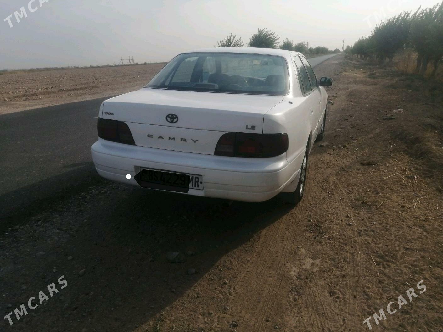 Toyota Camry 1995 - 85 000 TMT - Ёлётен - img 3