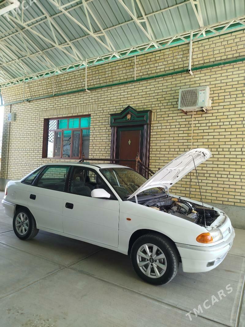 Opel Astra 1993 - 48 000 TMT - Bäherden - img 2