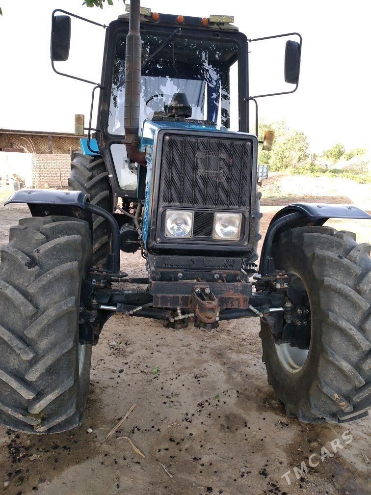 MTZ 82 2009 - 400 000 TMT - Garagum etraby - img 3