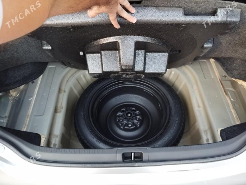 Toyota Camry 2013 - 234 000 TMT - Мары - img 6