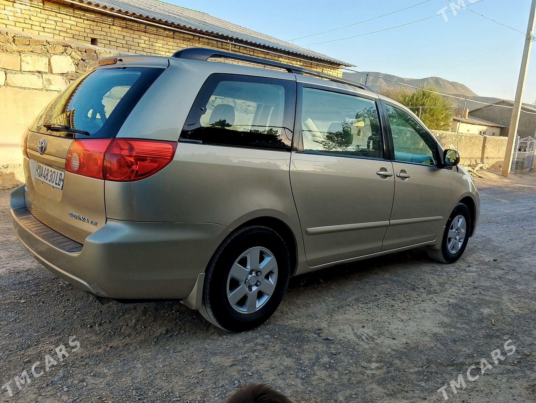 Toyota Sienna 2009 - 250 000 TMT - Köýtendag - img 4