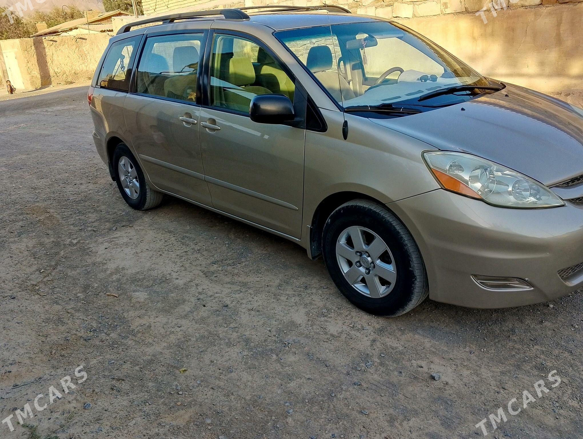 Toyota Sienna 2009 - 250 000 TMT - Köýtendag - img 3