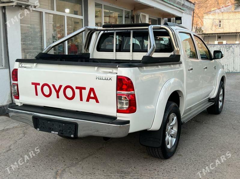 Toyota Hilux 2015 - 415 000 TMT - Туркменбаши - img 4
