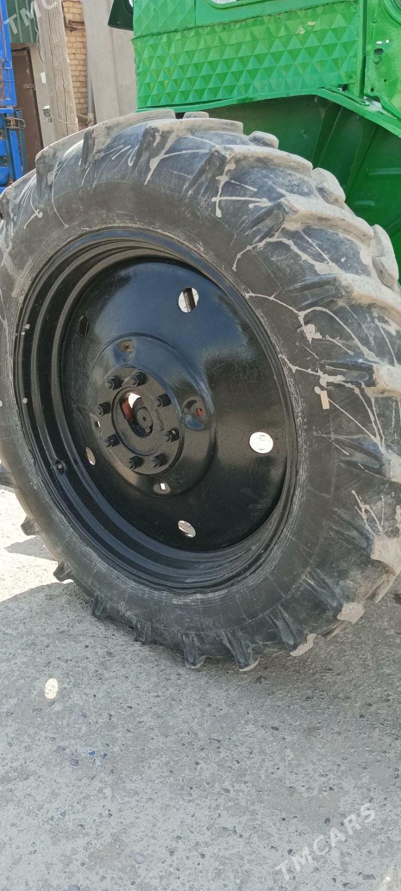 MTZ T-28 2002 - 39 000 TMT - Çärjew - img 2