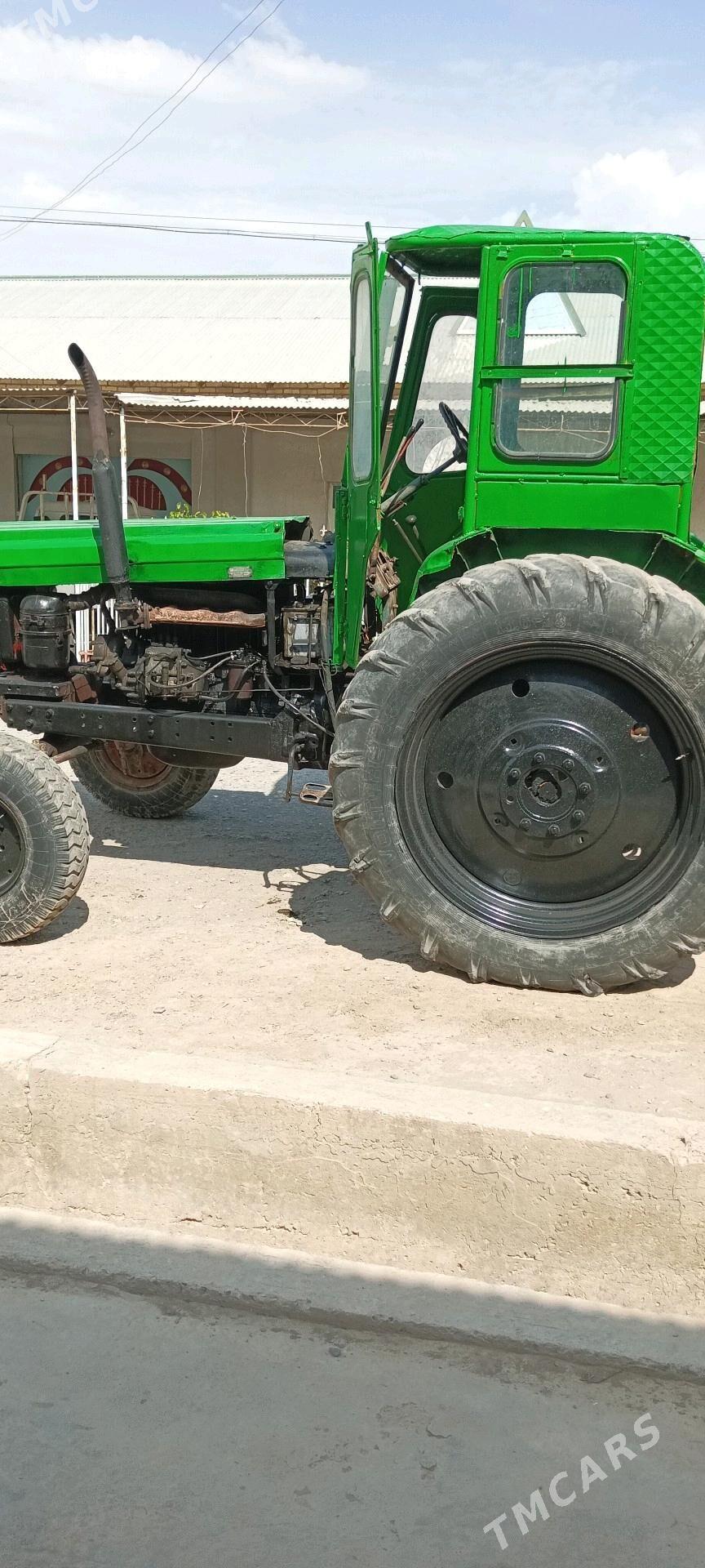 MTZ T-28 2002 - 39 000 TMT - Çärjew - img 3