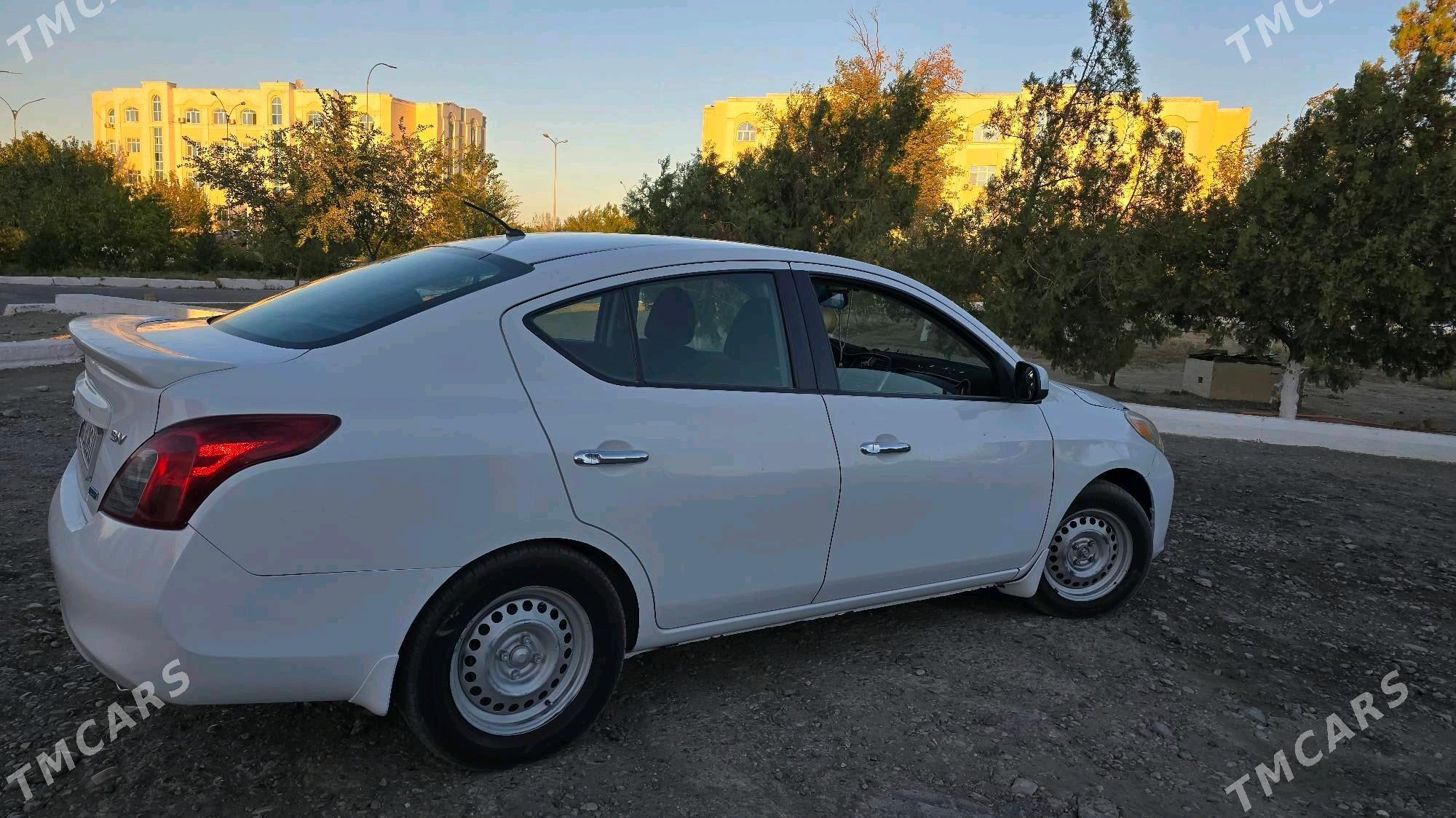 Nissan Versa 2013 - 110 000 TMT - Туркменабат - img 2