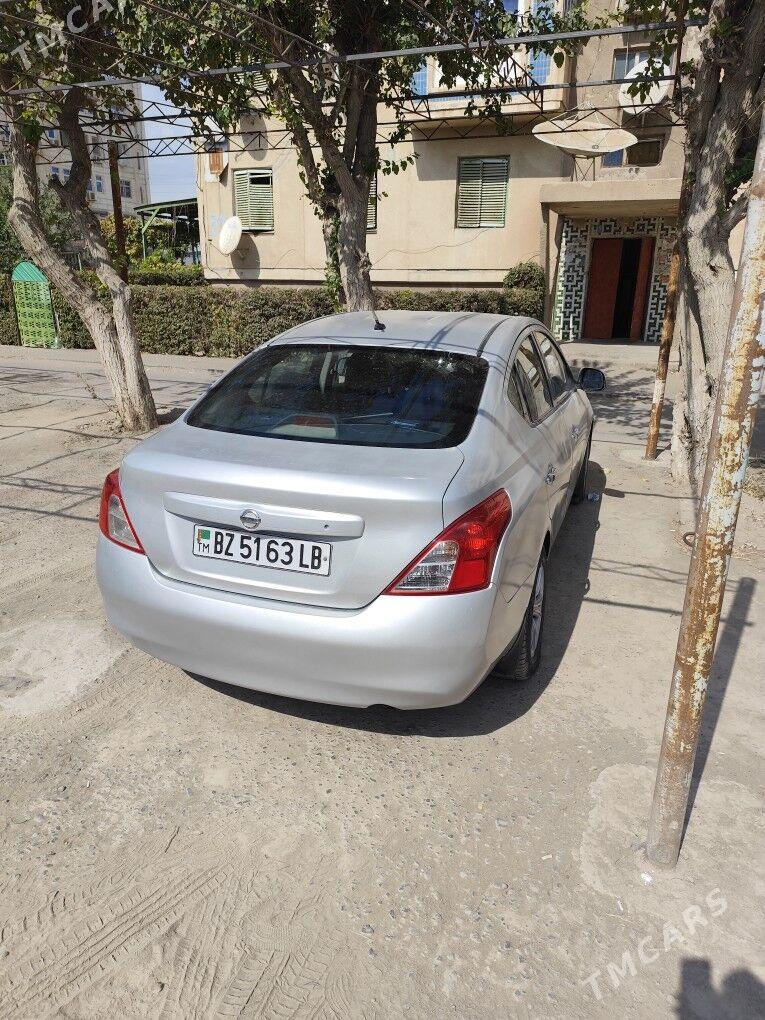 Nissan Versa 2011 - 90 000 TMT - Türkmenabat - img 1