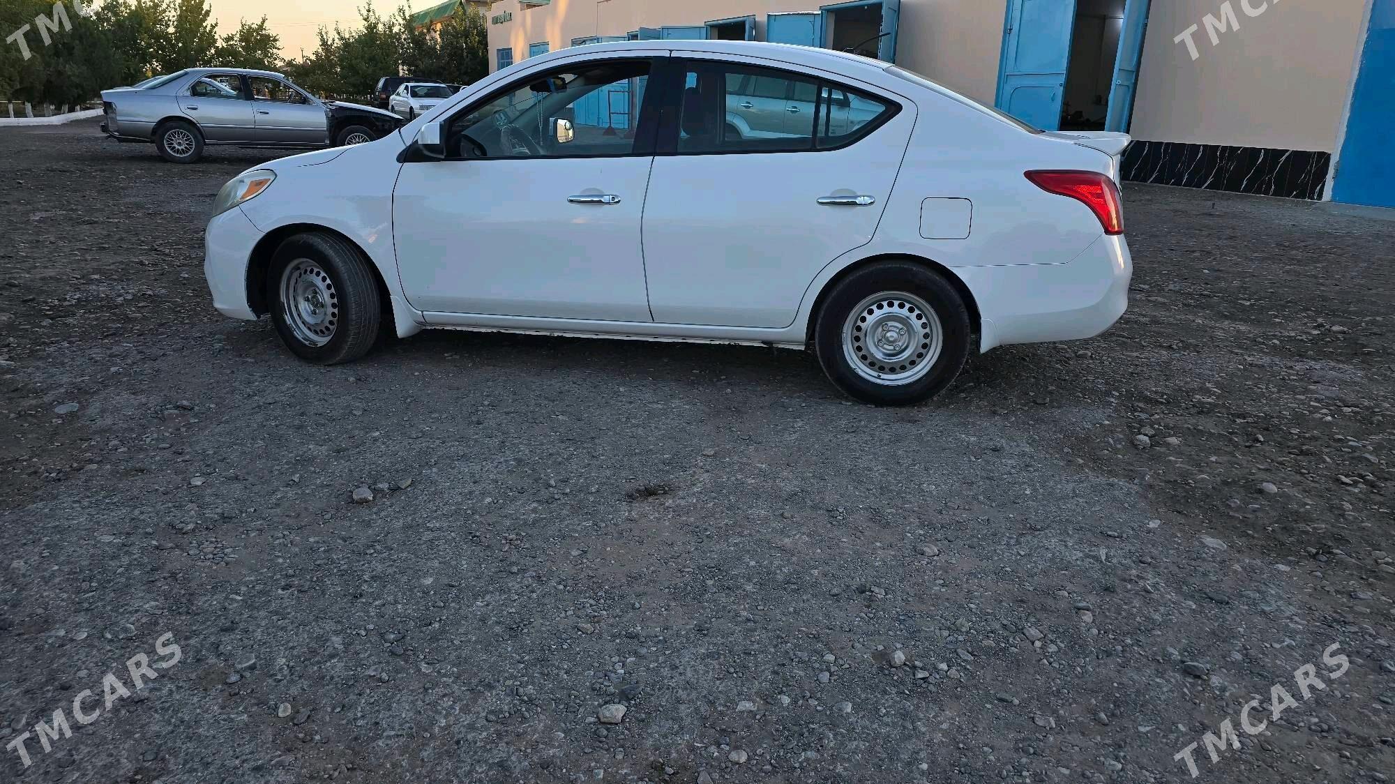 Nissan Versa 2013 - 110 000 TMT - Туркменабат - img 7