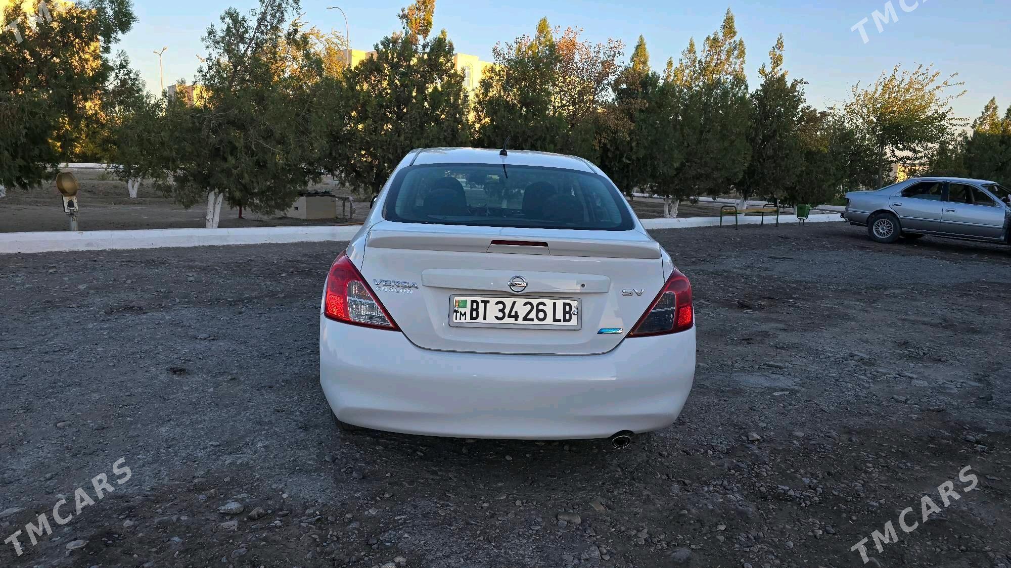Nissan Versa 2013 - 110 000 TMT - Туркменабат - img 8