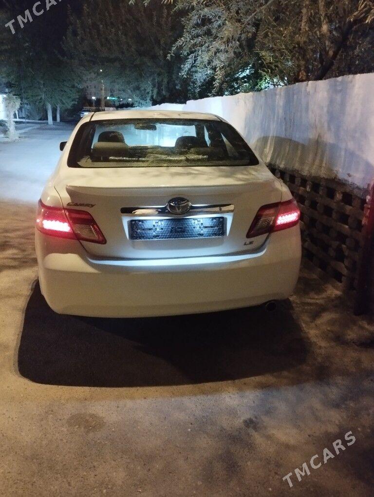 Toyota Camry 2010 - 190 000 TMT - Ak bugdaý etraby - img 1