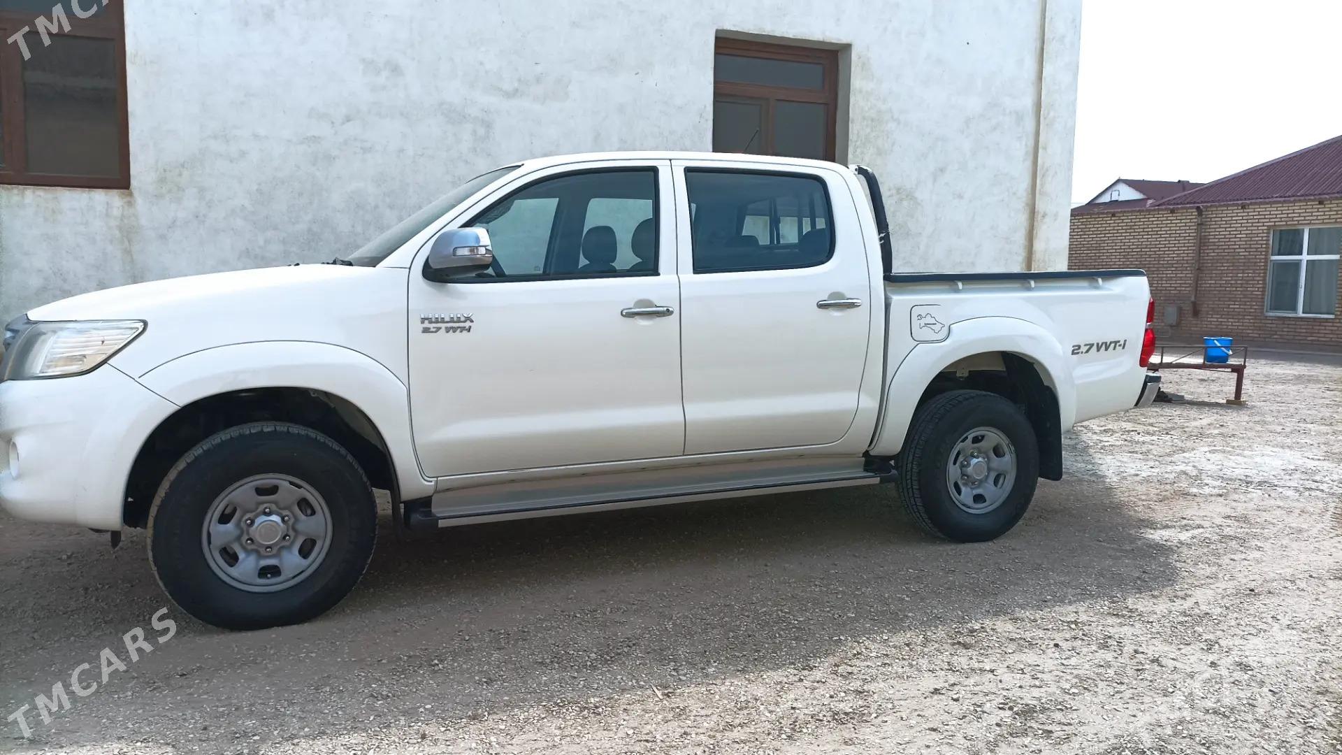 Toyota Hilux 2012 - 340 000 TMT - Hazar - img 4