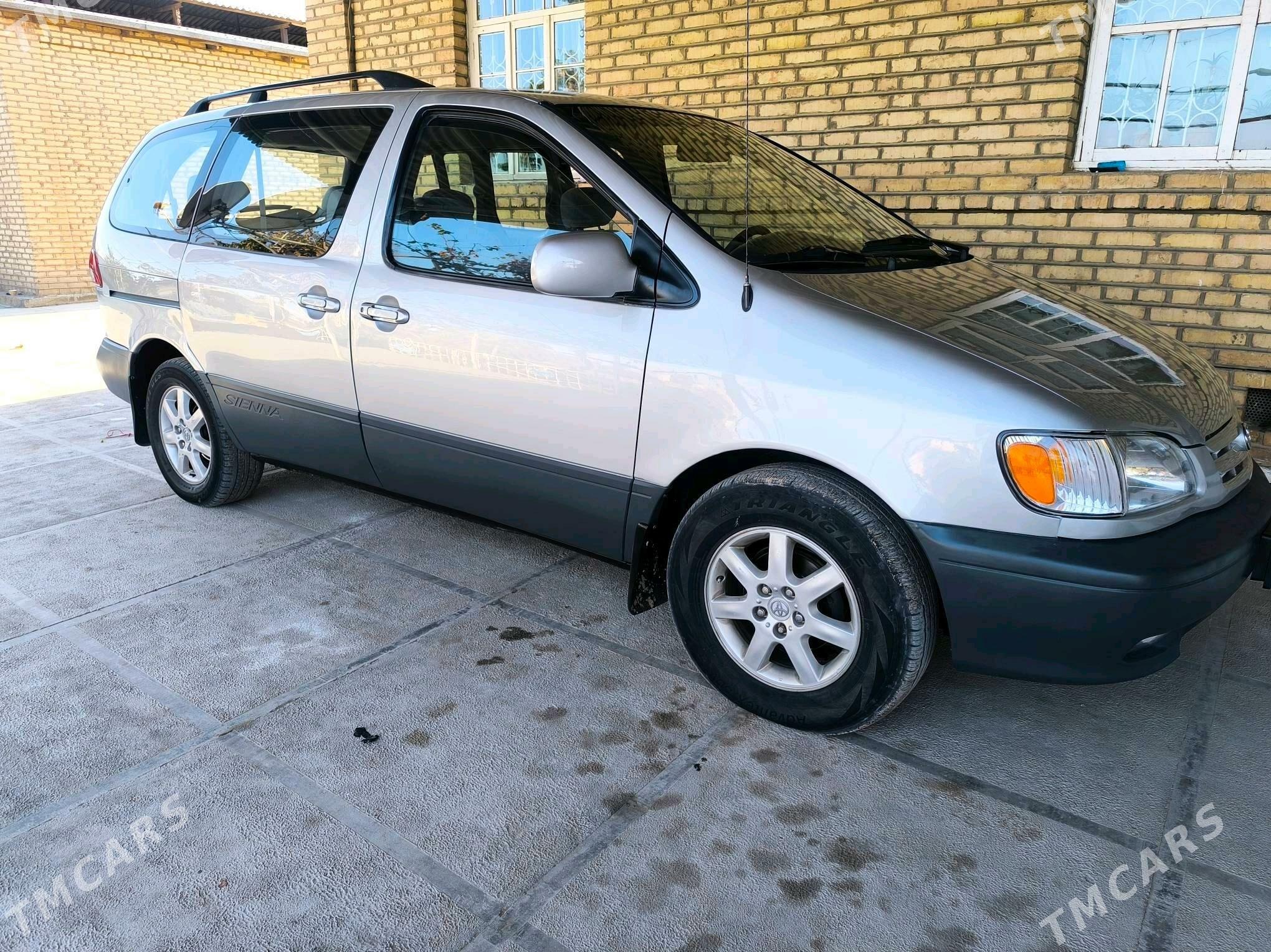 Toyota Sienna 2001 - 168 000 TMT - Мары - img 2