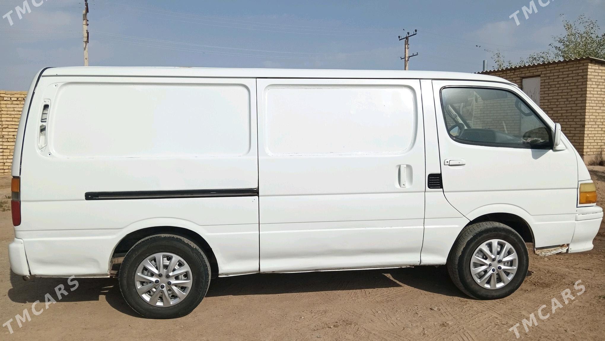 Toyota Hiace 1998 - 80 000 TMT - Теджен - img 1