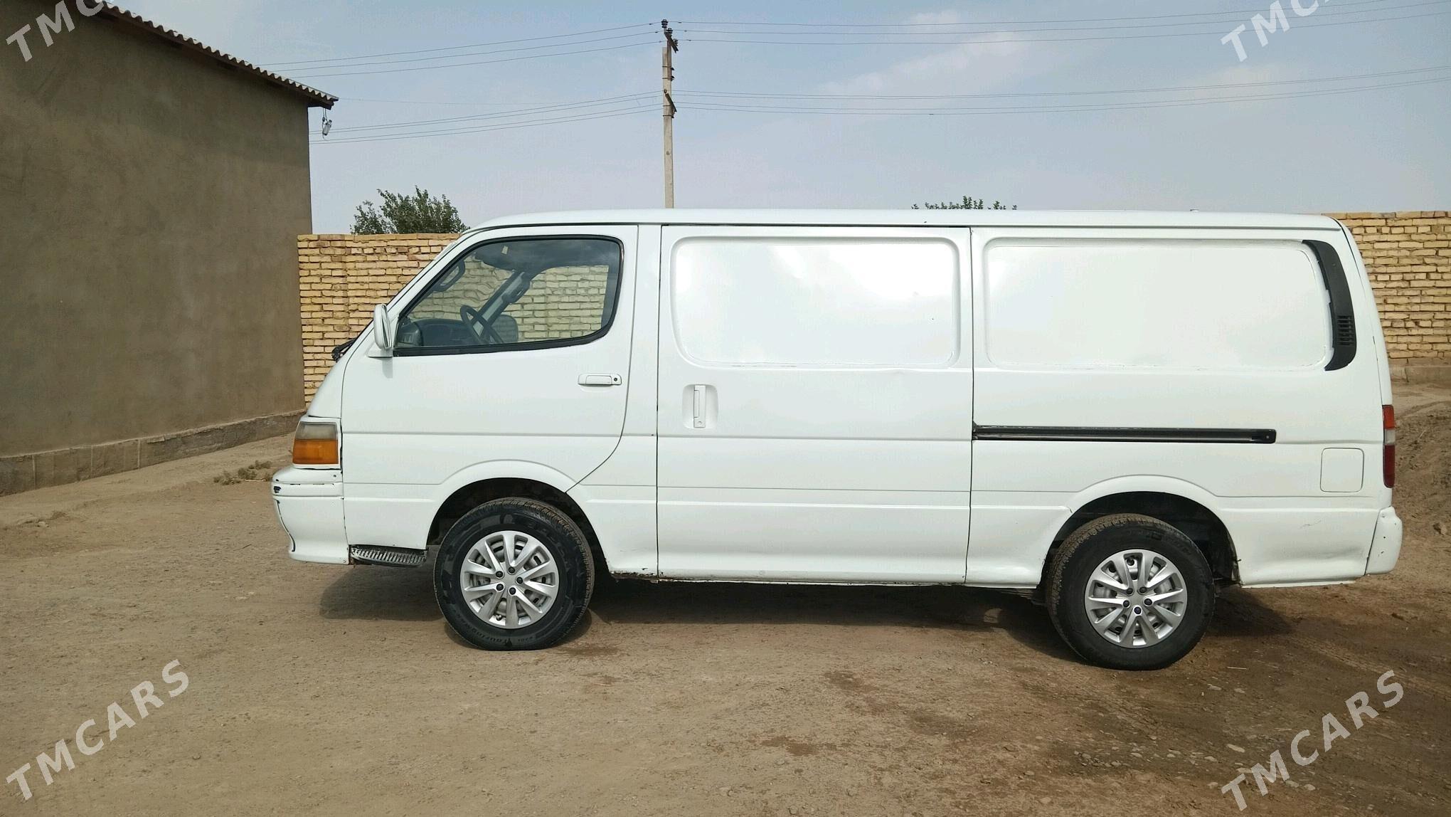 Toyota Hiace 1998 - 80 000 TMT - Теджен - img 4