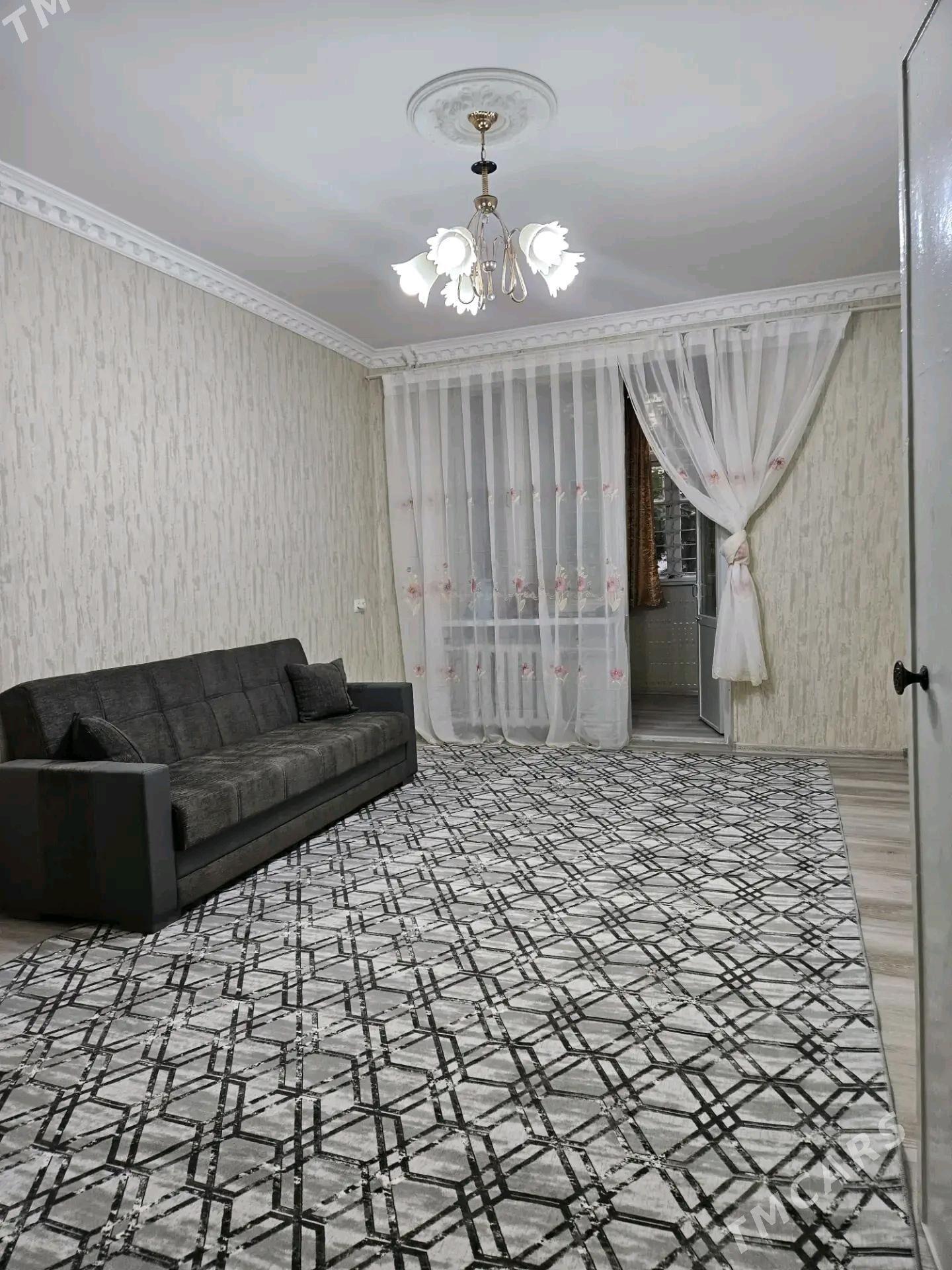 ПРОДАЕТСЯ - 4 мкр - img 2