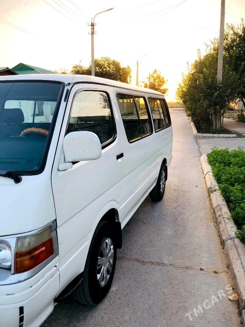 Toyota Hiace 2003 - 130 000 TMT - Гёкдепе - img 4