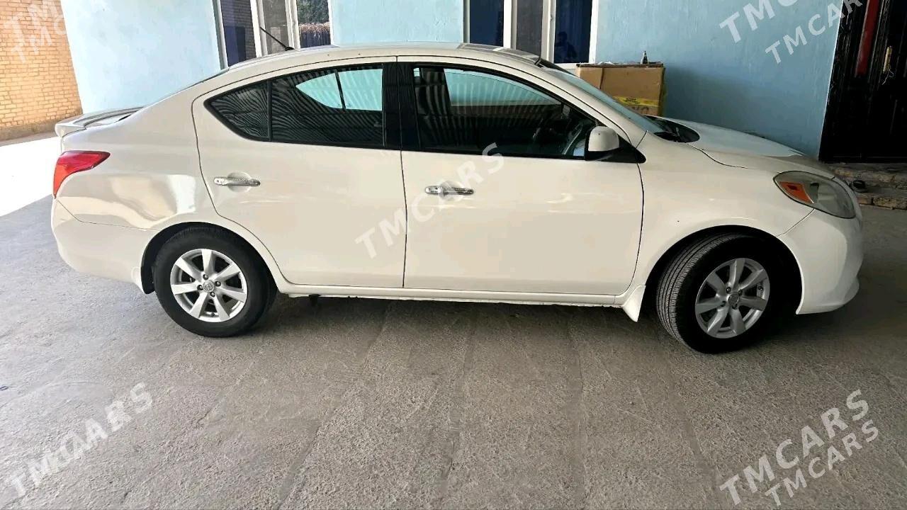 Nissan Versa 2013 - 100 000 TMT - Дянев - img 4