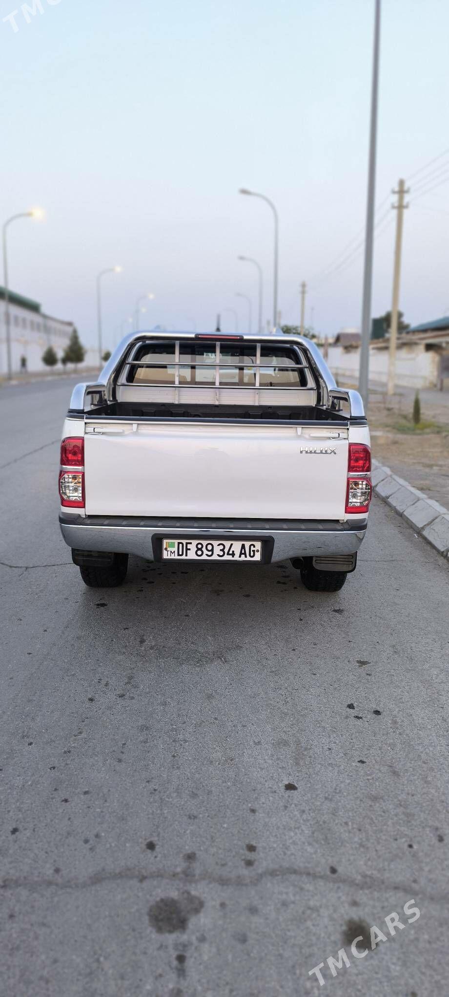 Toyota Hilux 2013 - 330 000 TMT - Gurtly - img 2