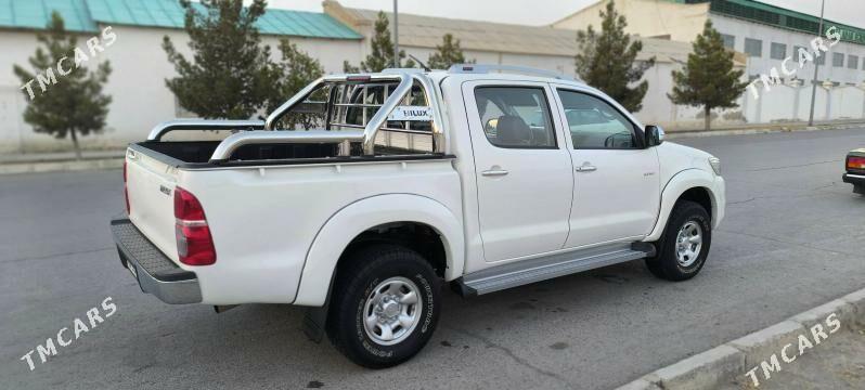 Toyota Hilux 2013 - 330 000 TMT - Gurtly - img 4