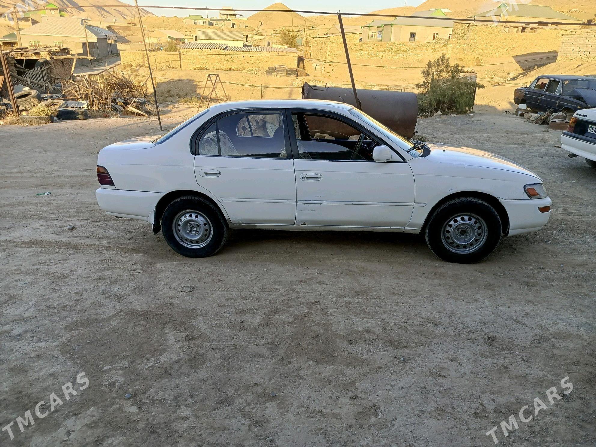 Toyota Corolla 1996 - 42 000 TMT - Магданлы - img 1