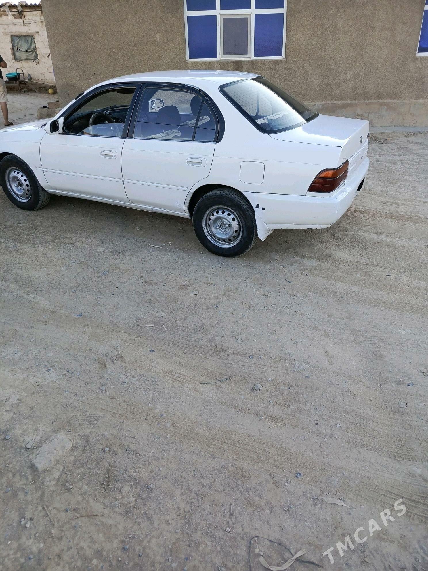 Toyota Corolla 1996 - 42 000 TMT - Магданлы - img 4