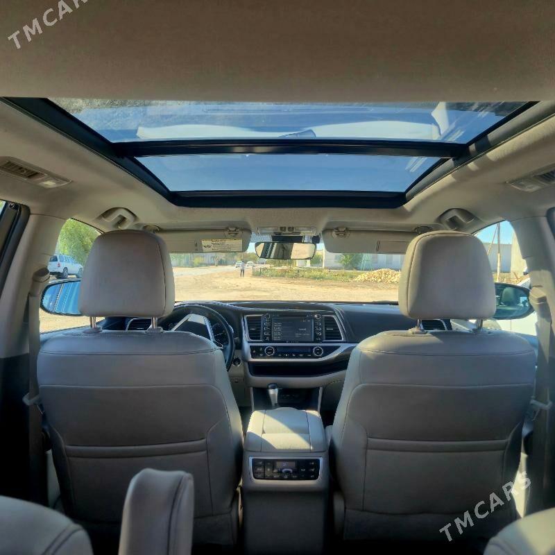 Toyota Highlander 2018 - 500 000 TMT - Кёнеургенч - img 7