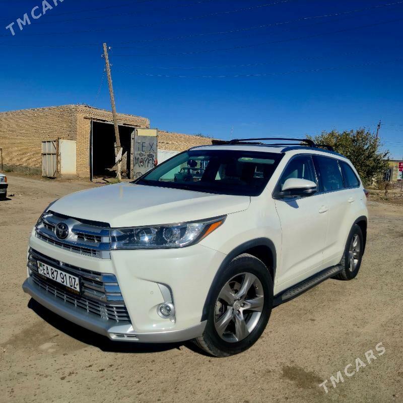 Toyota Highlander 2018 - 500 000 TMT - Кёнеургенч - img 8