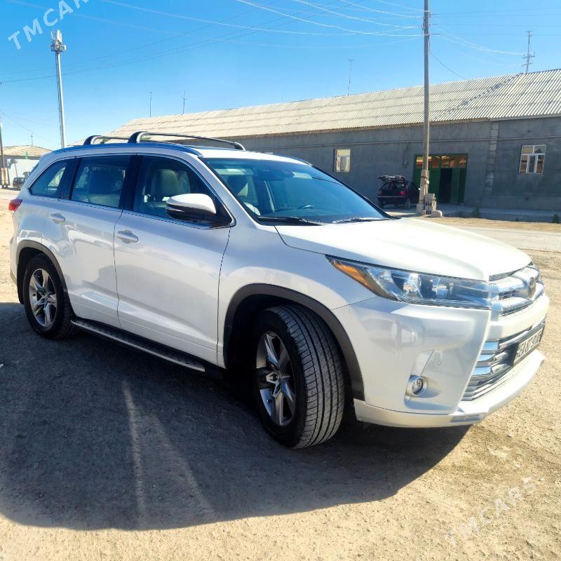 Toyota Highlander 2018 - 500 000 TMT - Кёнеургенч - img 5