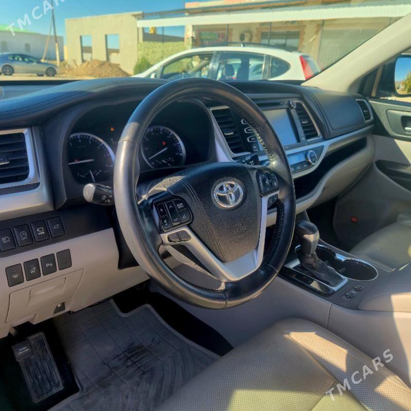 Toyota Highlander 2018 - 500 000 TMT - Кёнеургенч - img 2