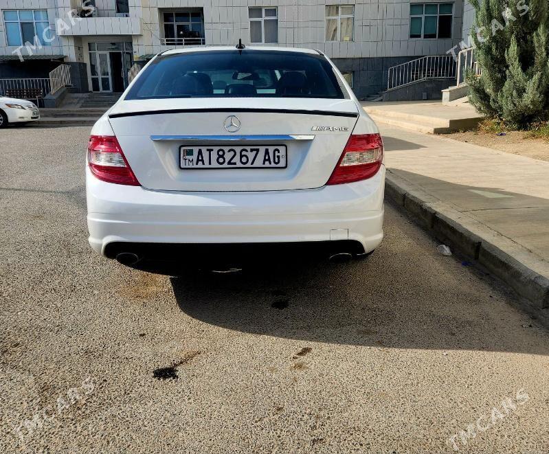 Mercedes-Benz C300 2011 - 200 000 TMT - Podwoýski köç. (Bitarap Türkmenistan şaýoly) - img 2