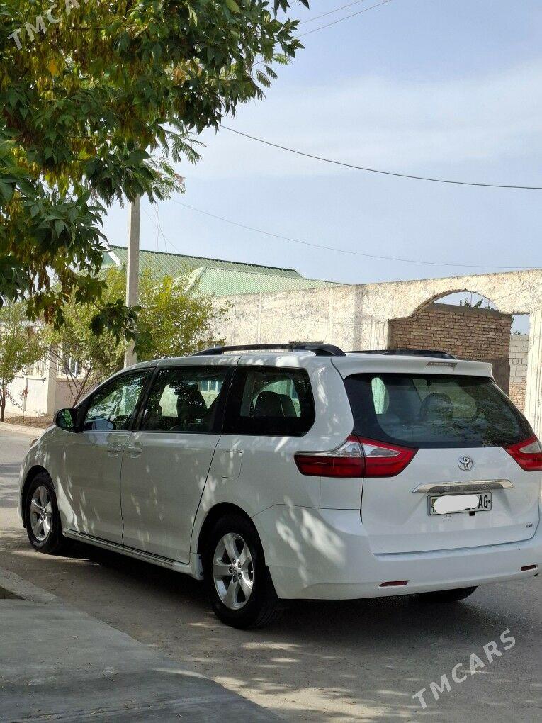 Toyota Sienna 2017 - 360 000 TMT - Aşgabat - img 3