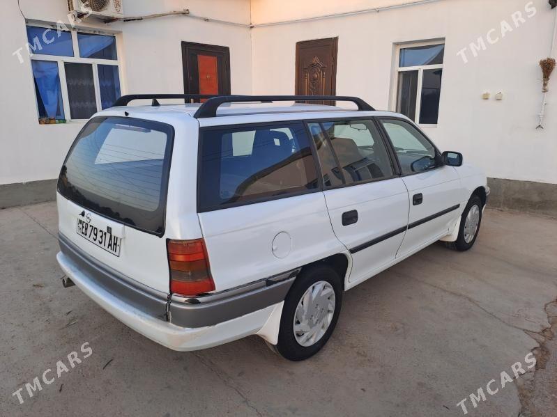Opel Astra 1995 - 47 000 TMT - Теджен - img 6