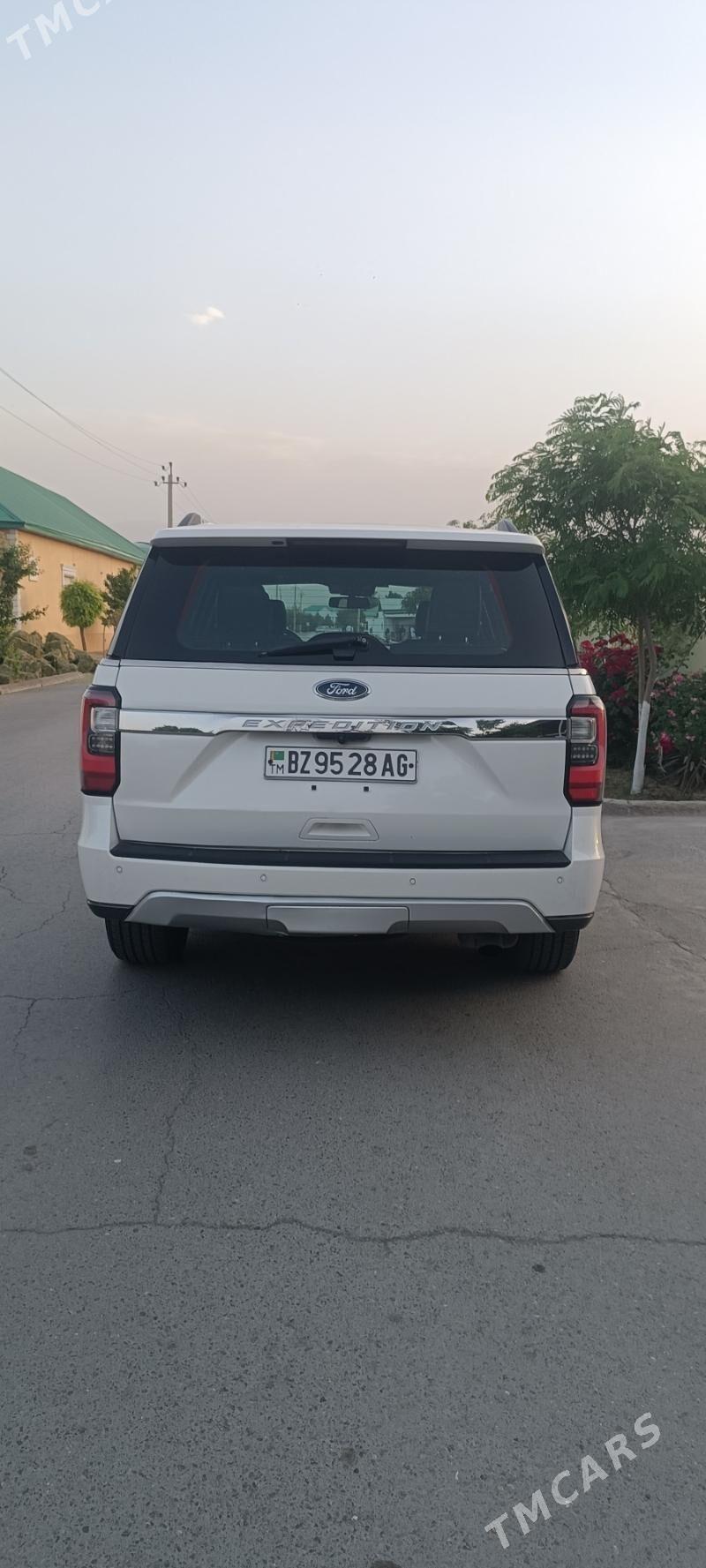 Ford Expedition 2018 - 450 000 TMT - Ашхабад - img 2