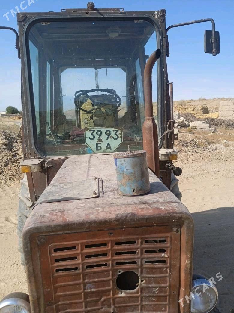 MTZ T-28 1993 - 40 000 TMT - Farap - img 3