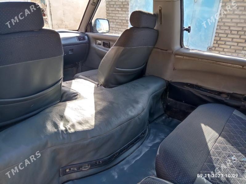 Toyota Hiace 1992 - 28 000 TMT - Mary - img 3