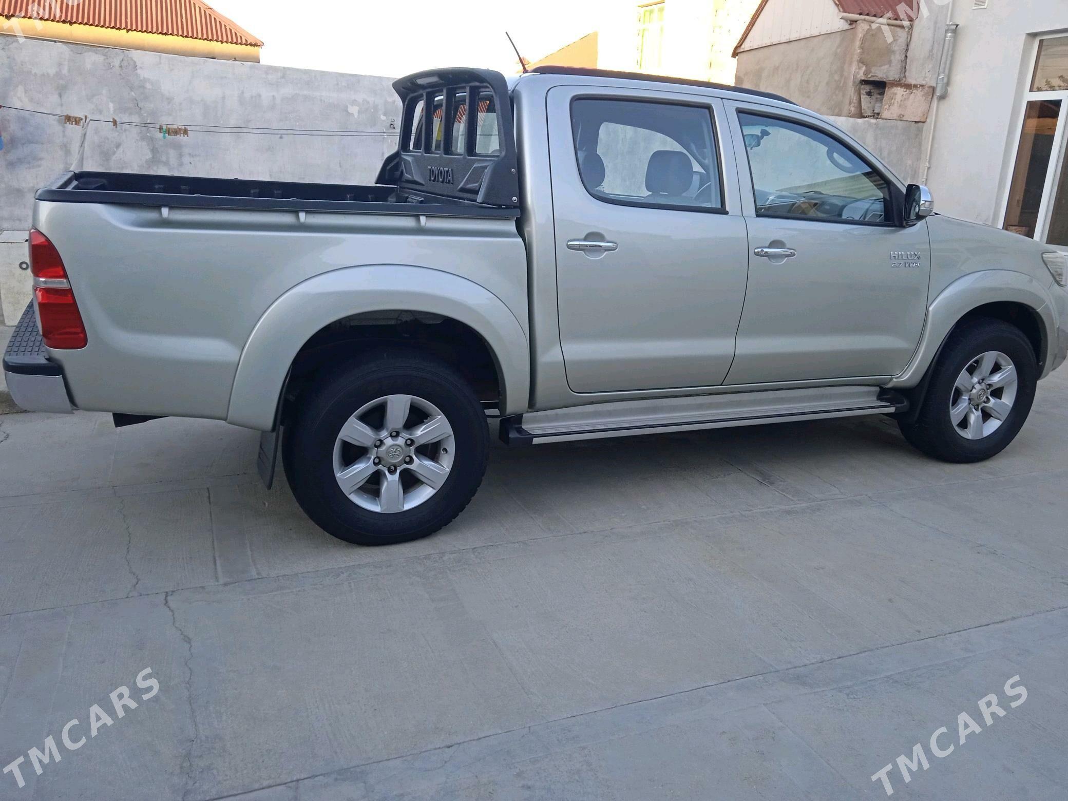 Toyota Hilux 2013 - 390 000 TMT - Balkanabat - img 2