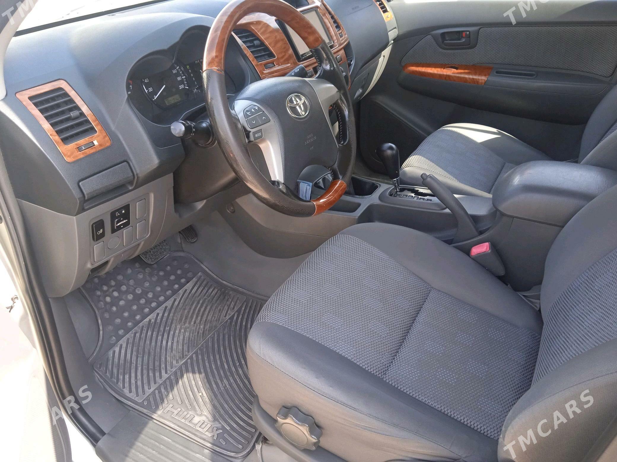 Toyota Hilux 2013 - 390 000 TMT - Balkanabat - img 4
