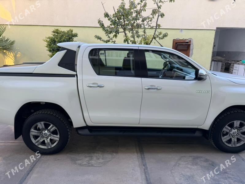 Toyota Hilux 2022 - 588 000 TMT - Aşgabat - img 7