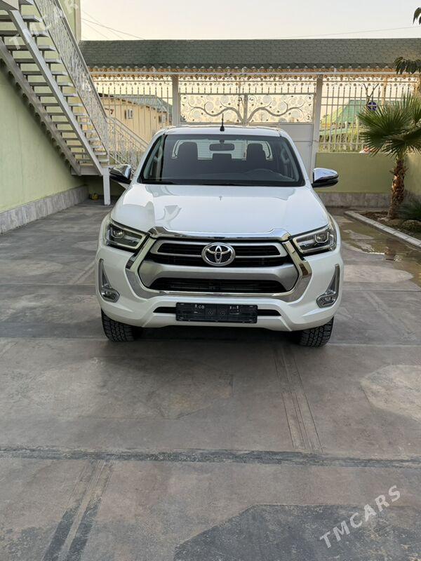 Toyota Hilux 2022 - 588 000 TMT - Aşgabat - img 2