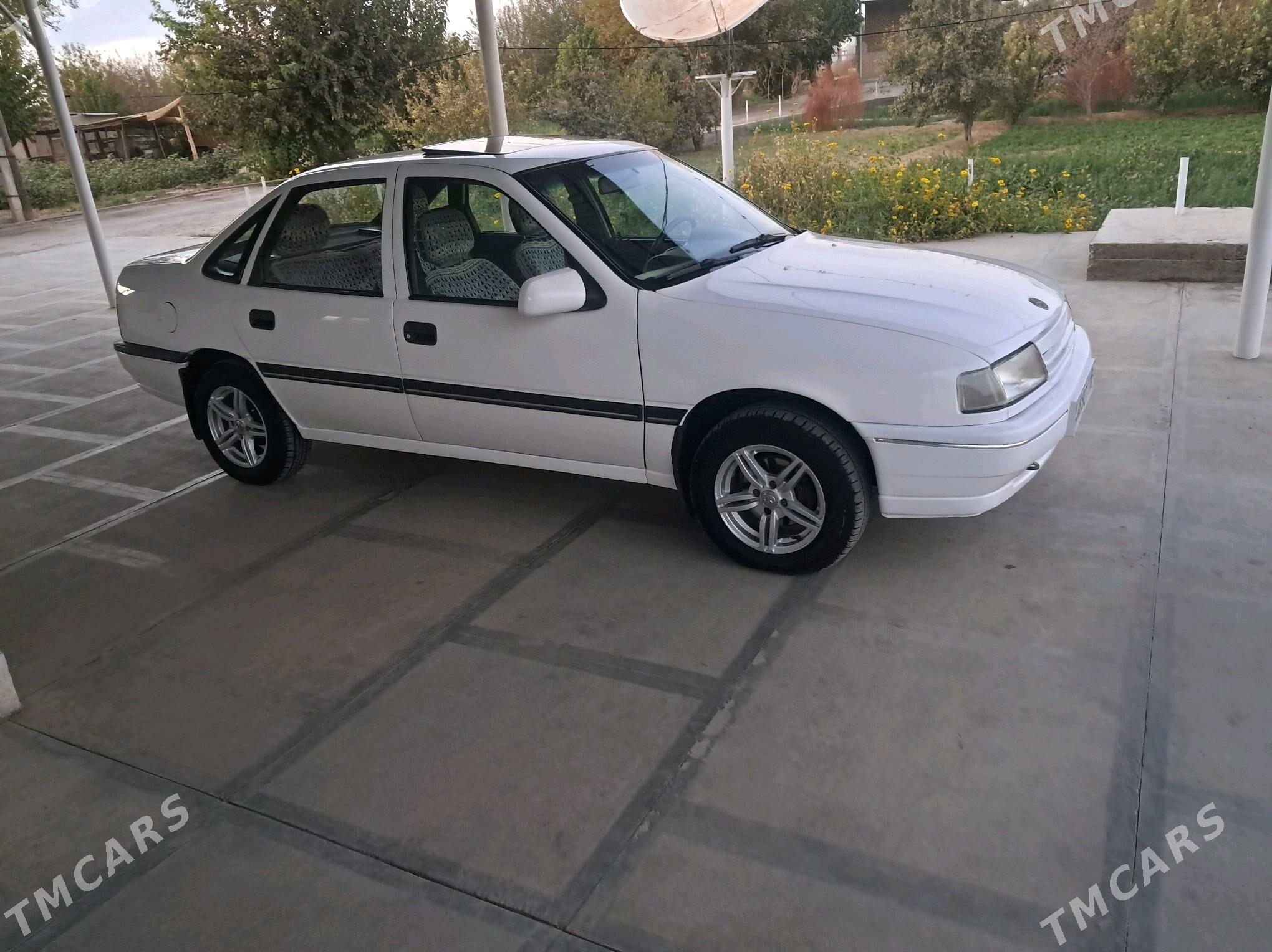 Opel Vectra 1992 - 43 000 TMT - Сакарчага - img 2