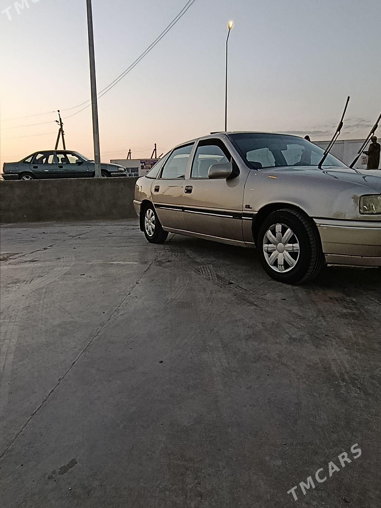 Opel Vectra 1993 - 23 000 TMT - Мары - img 3