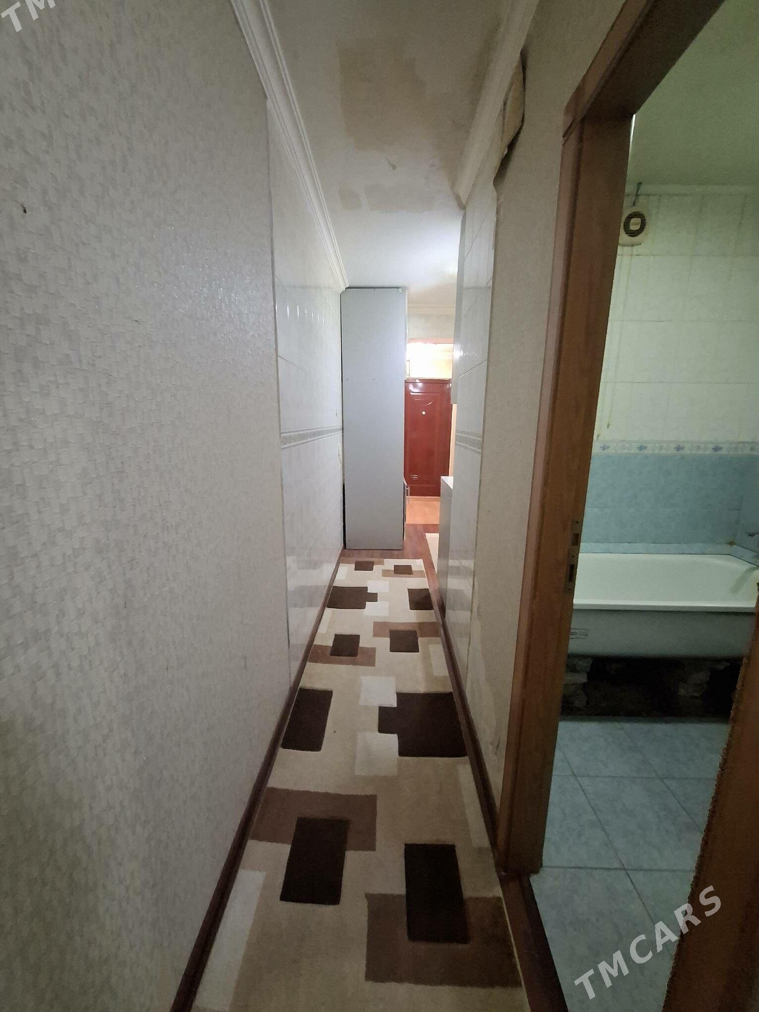 10 mkr. 4/1 etaj 2 KOMNAT - Ашхабад - img 3