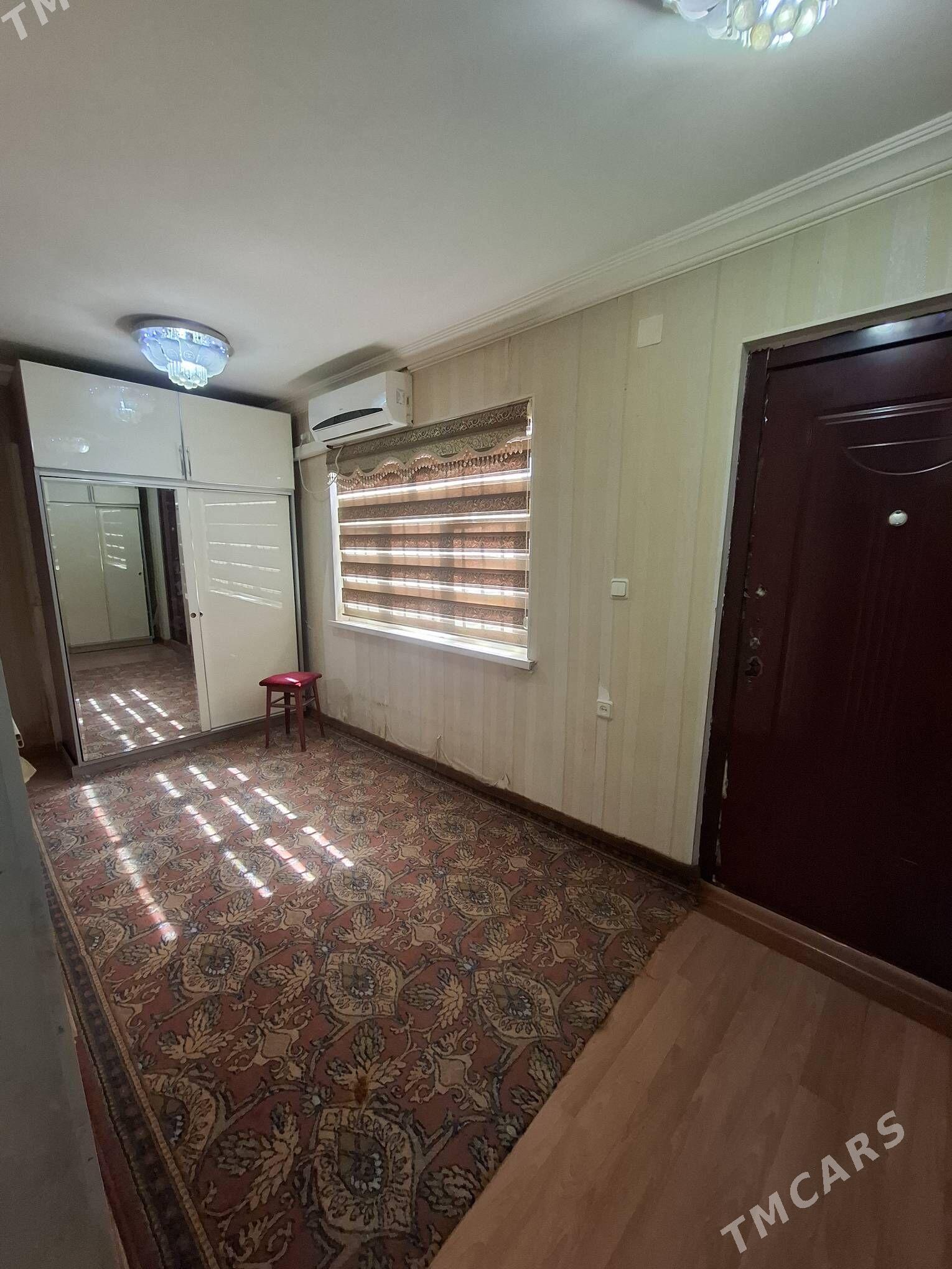 10 mkr. 4/1 etaj 2 KOMNAT - Ашхабад - img 2