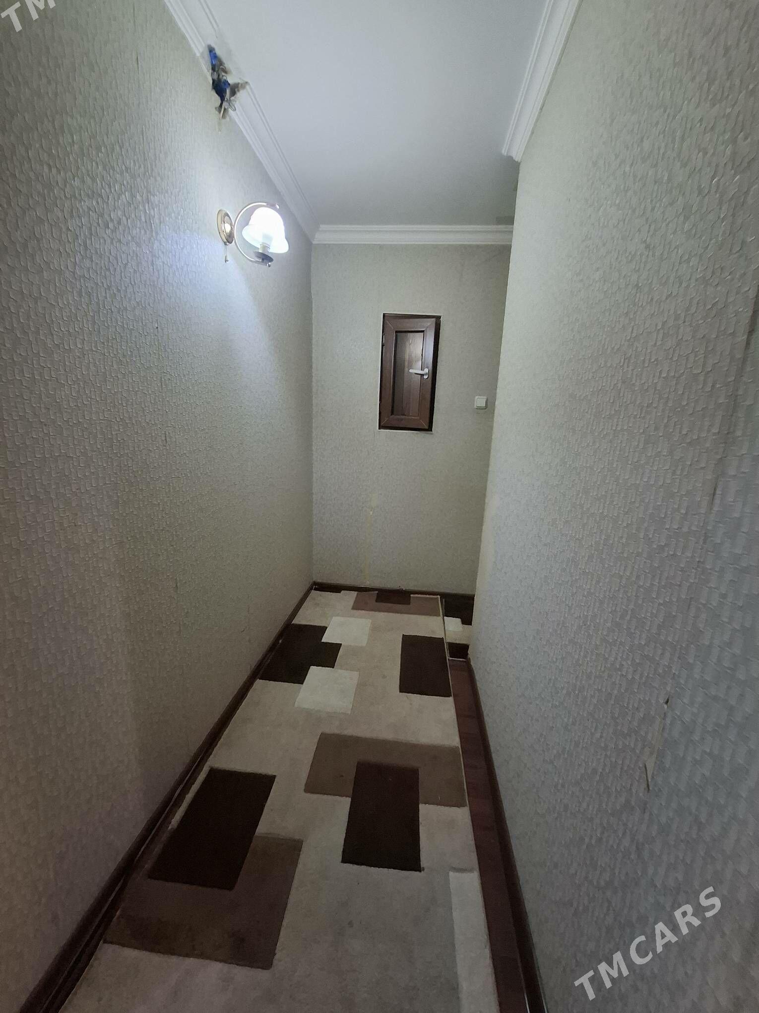 10 mkr. 4/1 etaj 2 KOMNAT - Ашхабад - img 4