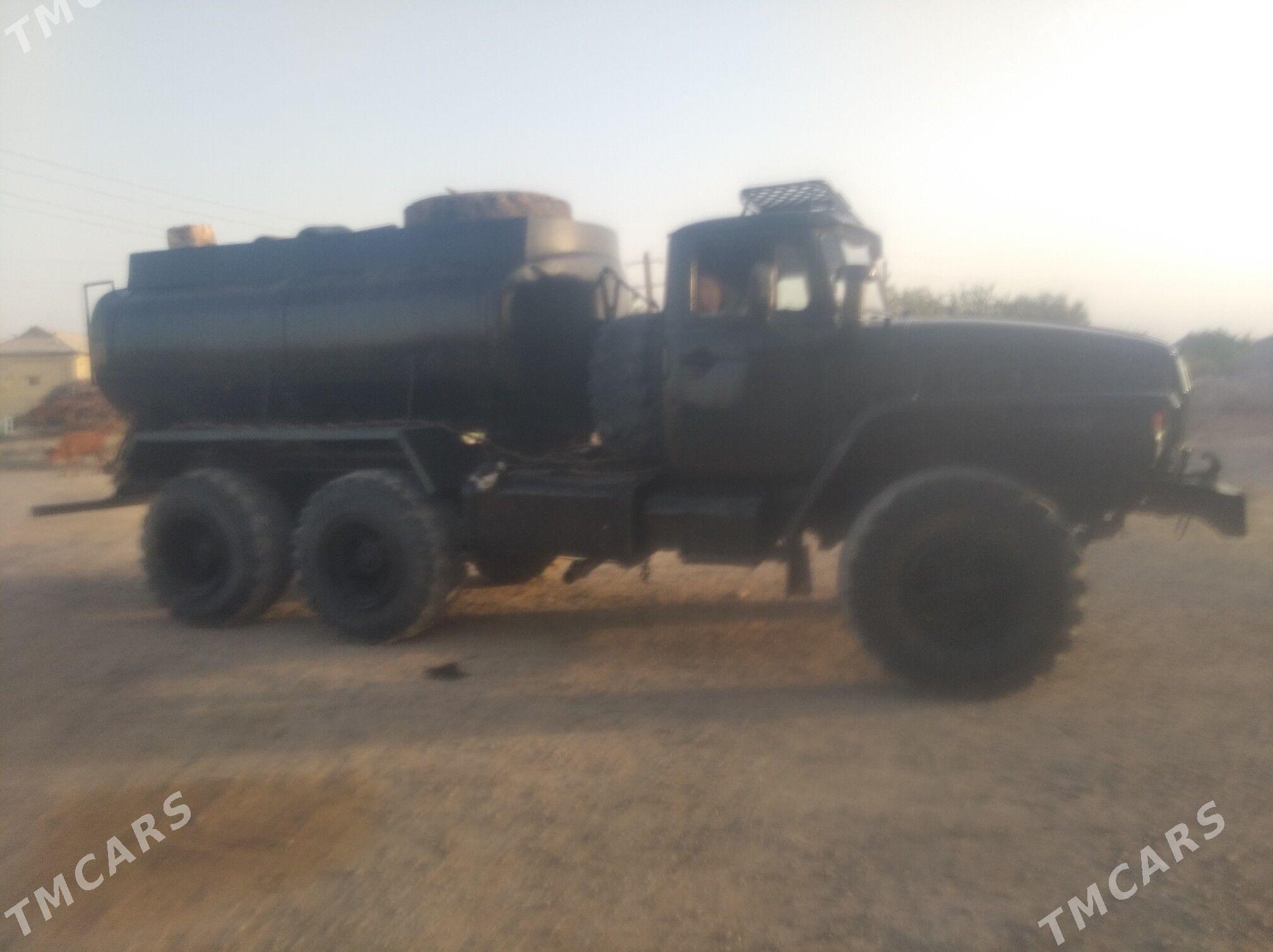 Ural 4320 1980 - 60 000 TMT - Сакарчага - img 1