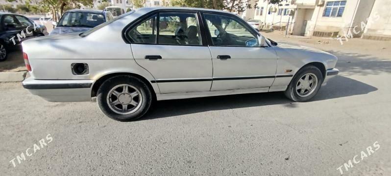 BMW E34 1993 - 46 000 TMT - Балканабат - img 4
