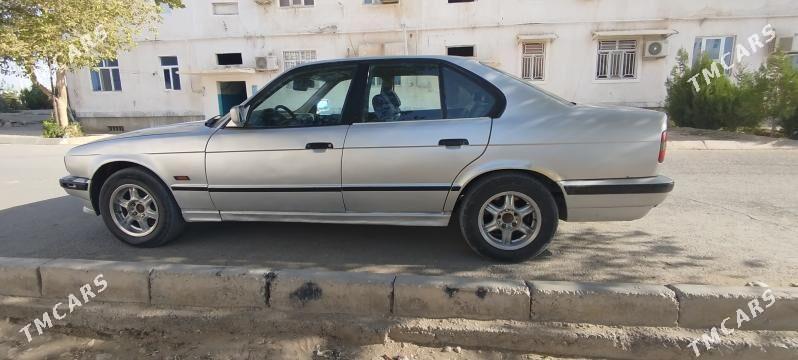 BMW E34 1993 - 46 000 TMT - Балканабат - img 7